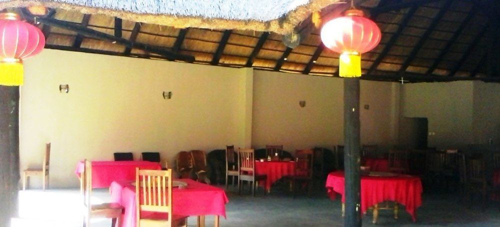 The View Lodge Victoria Falls Extérieur photo
